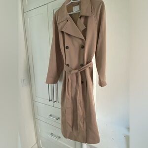 H&M trench coat size Large